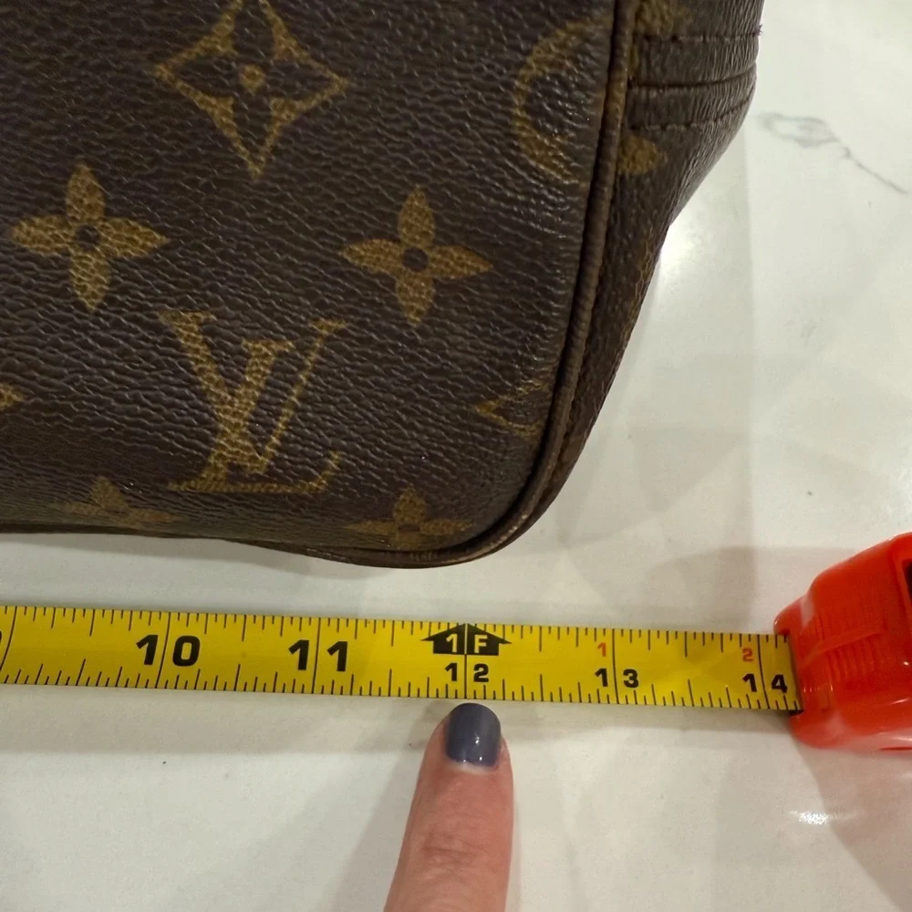 Louis Vuitton Monogram Neverfull MM Tote Bag Brown